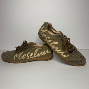 Men’s Moschino sneakers size 39